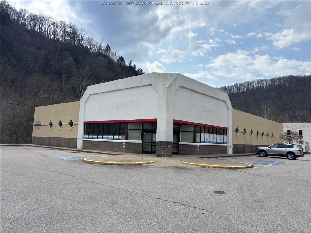 173 Main St, Clay, WV à louer Photo de l’immeuble– Image 1 sur 45