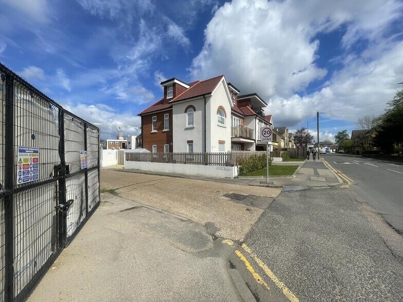 Drake Ave, Staines à vendre - Photo de l’immeuble – Image 3 sur 5