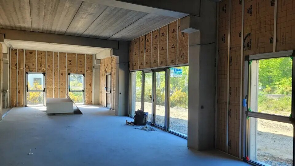 Bureau dans Saint-Étienne-du-Rouvray à louer - Photo de l’immeuble – Image 3 sur 9