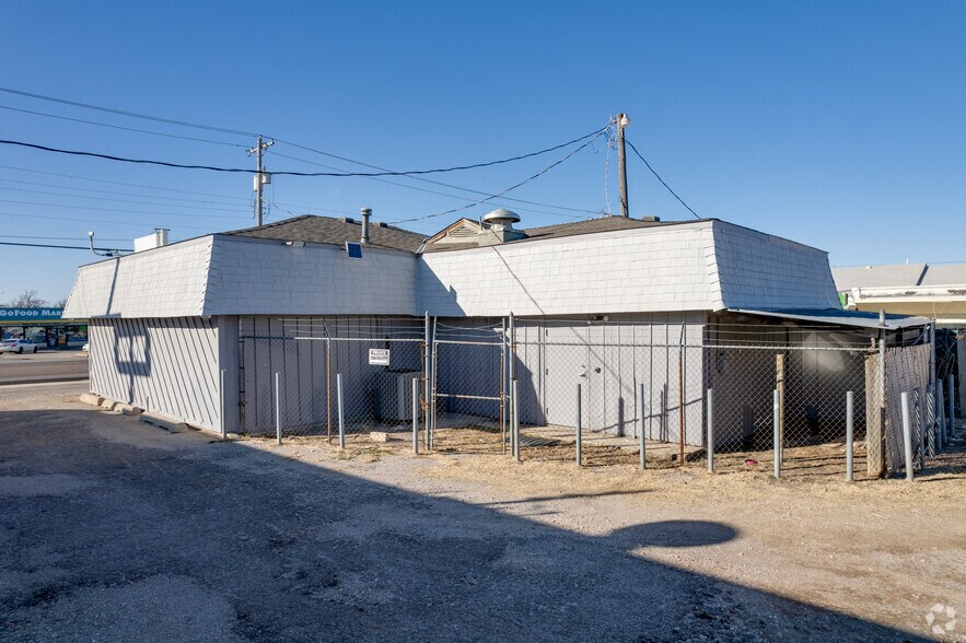2300 S Air Depot Blvd, Midwest City, OK à louer - Photo de l’immeuble – Image 3 sur 6