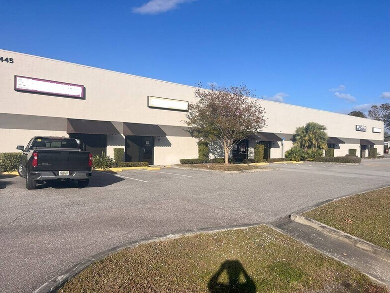 12445 N 62nd St, Largo, FL à louer - Photo de l’immeuble – Image 1 sur 2
