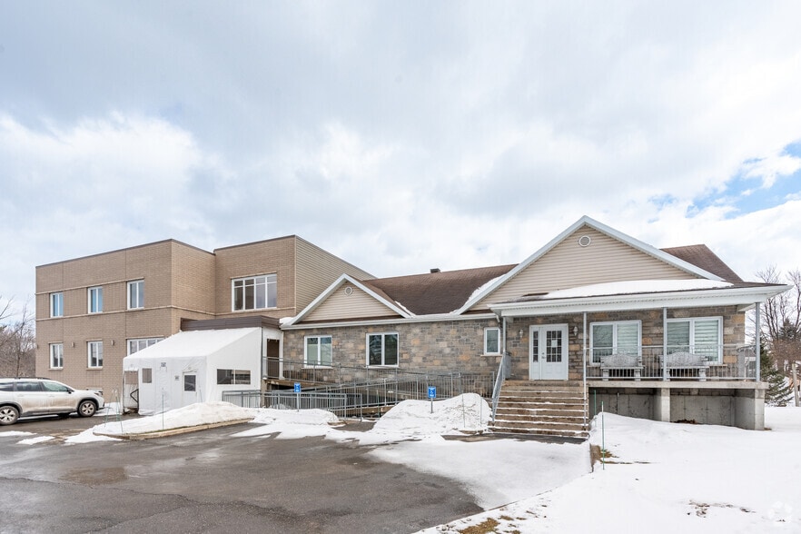 573 Rue De Bernières, Lévis, QC à louer - Photo principale – Image 1 sur 3