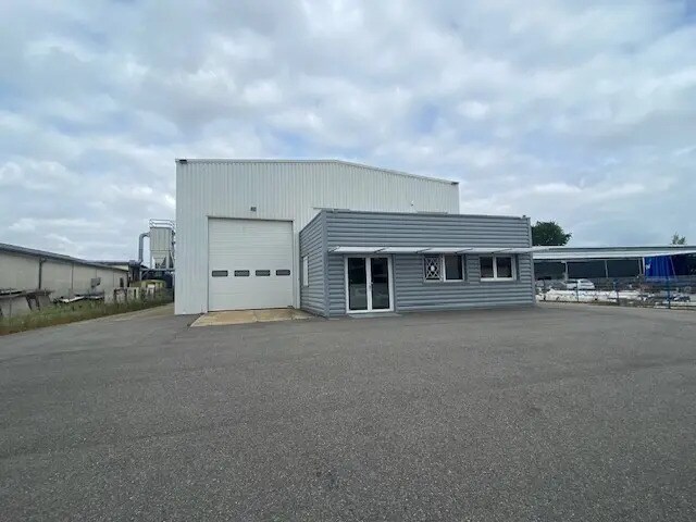 Plus de détails pour Local commercial à louer
