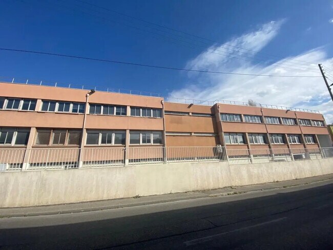 Plus de détails pour Bureau à louer