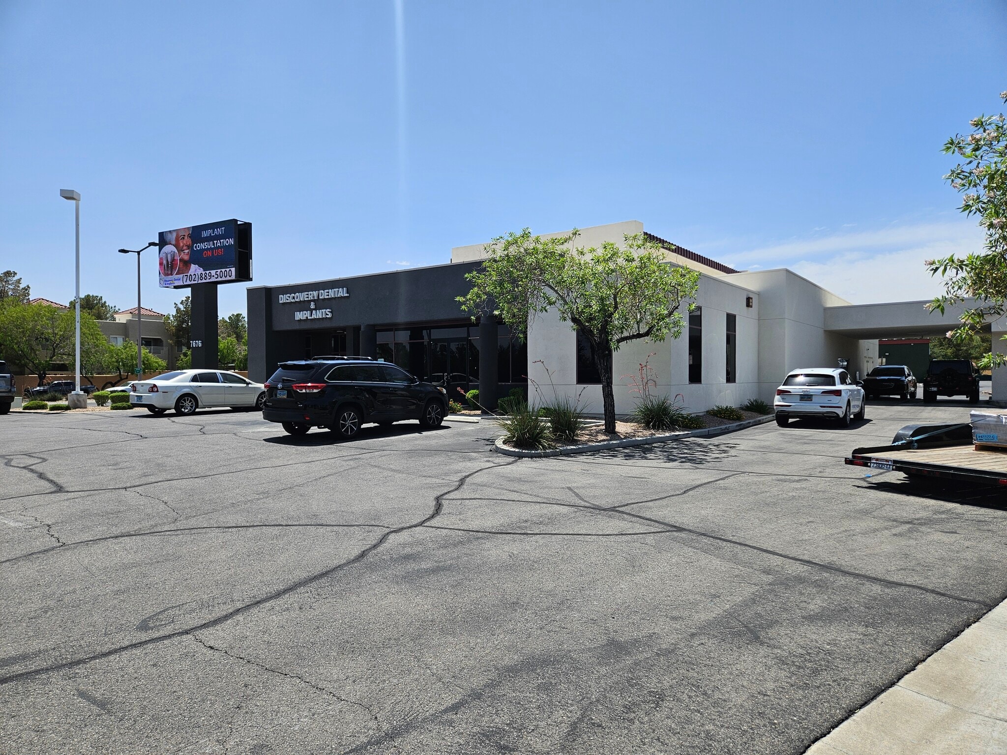 7676 W Lake Mead Blvd, Las Vegas, NV à louer Photo de l’immeuble– Image 1 sur 4