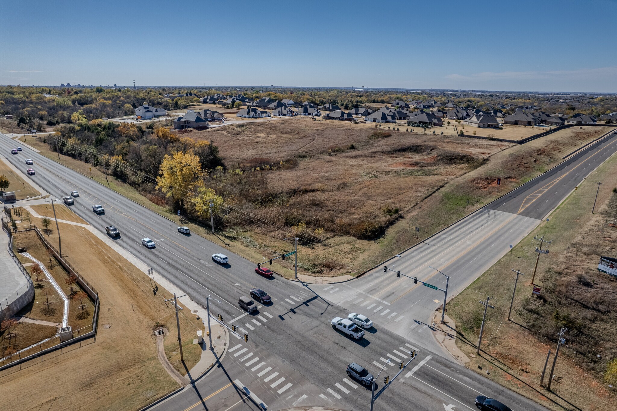 SWC Tecumseh & 12th, Norman, OK à vendre Photo principale– Image 1 sur 6