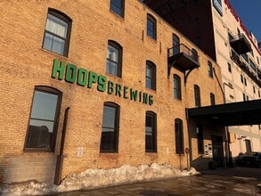 325 S Lake Ave, Duluth, MN à louer Photo de l’immeuble– Image 2 sur 5