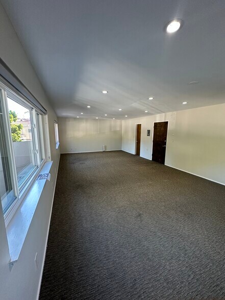 465 Forest Ave, Laguna Beach, CA à louer - Photo intérieure – Image 3 sur 8