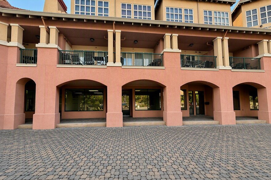 3185 Via Centrale, Kelowna, BC à vendre - Photo principale – Image 2 sur 2
