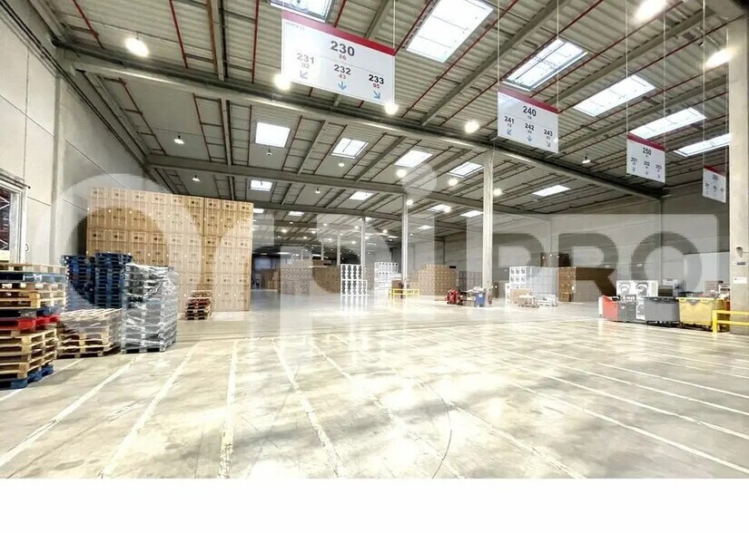 Industriel/Logistique dans Le Coudray-Montceaux à louer - Photo de l’immeuble – Image 2 sur 10