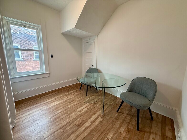 5808-5810 Detroit Ave, Cleveland, OH à louer - Photo de l’immeuble – Image 2 sur 9