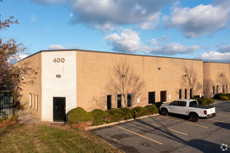 400 Oser Ave, Hauppauge, NY à louer - Photo principale – Image 1 sur 12