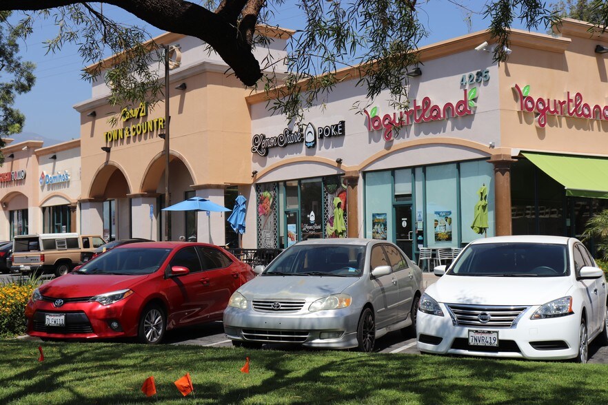 4235 University Pky, San Bernardino, CA à vendre - Photo de l’immeuble – Image 3 sur 10