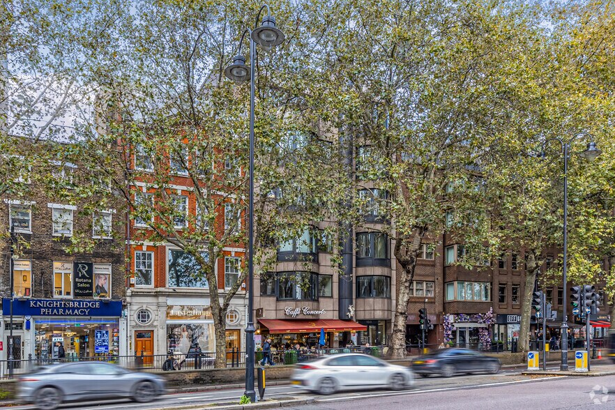 150-152 Brompton Rd, Londres à louer - Photo principale – Image 2 sur 3