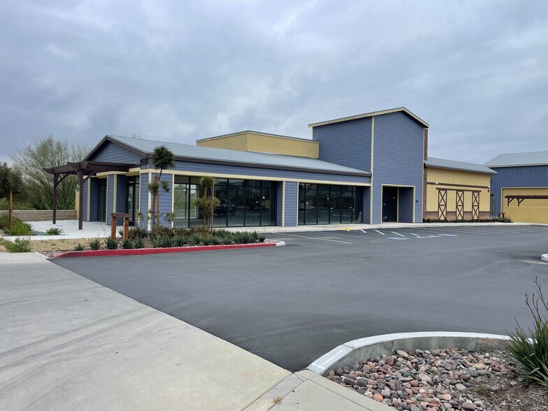9241 Limonite Ave, Jurupa Valley, CA à louer - Photo de l’immeuble – Image 2 sur 33