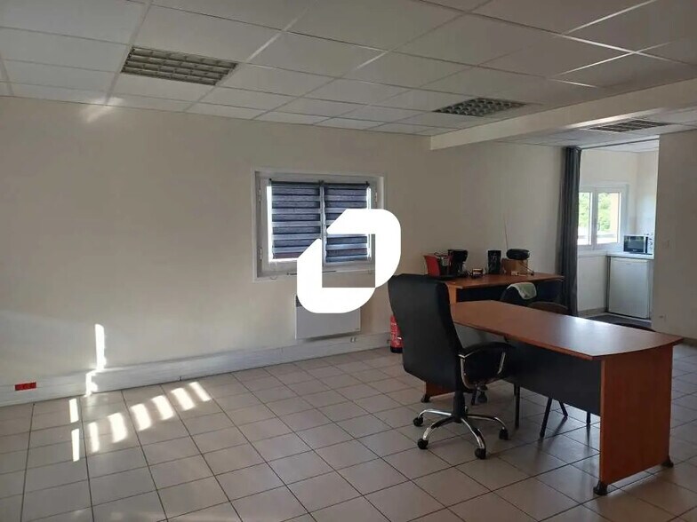 Bureau dans Champlan à louer - Photo intérieure – Image 3 sur 6