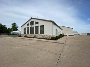 780 S Chicago St, Geneseo, IL à louer Photo de l’immeuble– Image 2 sur 10