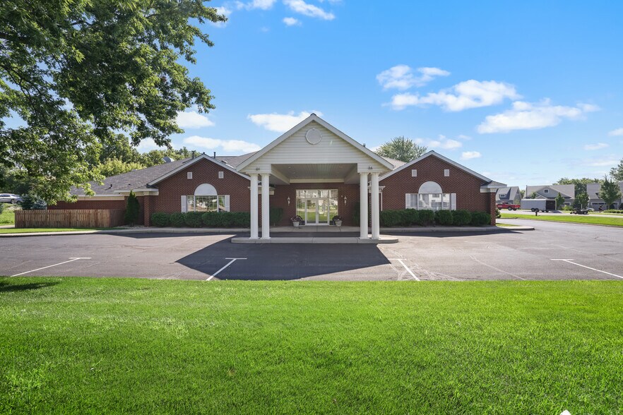 16394 Glory Ln, Eden Prairie, MN à vendre - Photo de l’immeuble – Image 2 sur 36