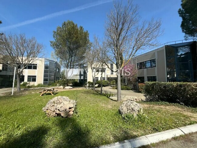 Plus de détails pour Bureau à louer