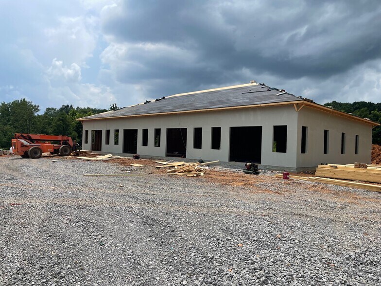 132 Merchants Blvd blvd, Clarksville, TN à louer - Photo de l’immeuble – Image 1 sur 12