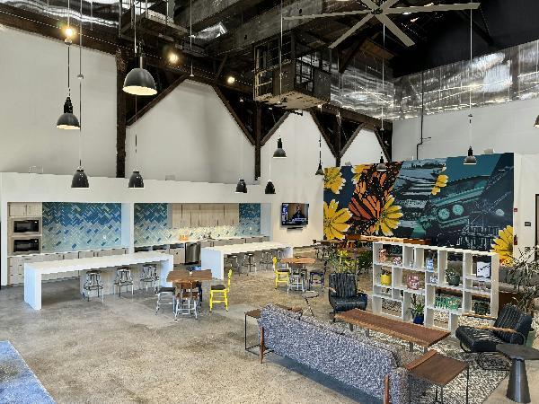 1960-1980 Mandela Pky, Oakland, CA à louer Photo principale– Image 1 sur 9