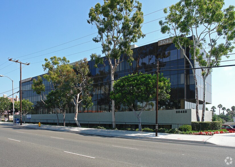 20422 Beach Blvd, Huntington Beach, CA à vendre - Photo de l’immeuble – Image 3 sur 21