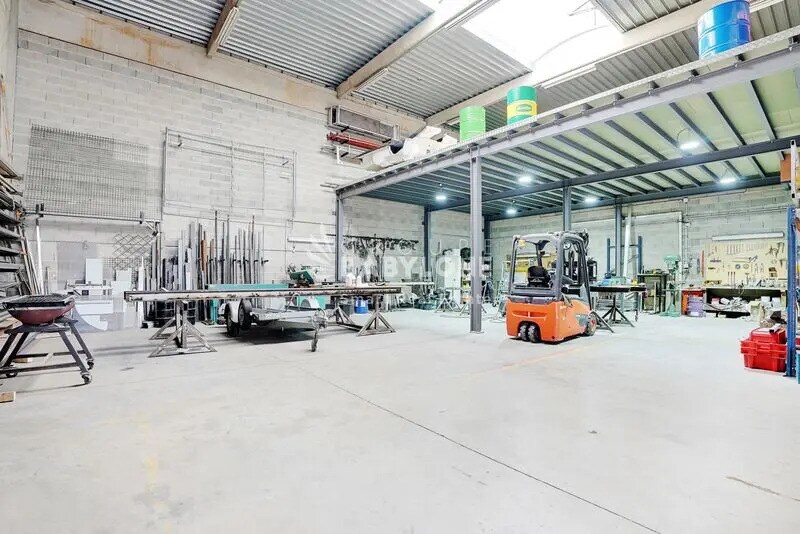 Local d'activités dans Savigny-sur-Orge à vendre - Photo intérieure – Image 2 sur 12