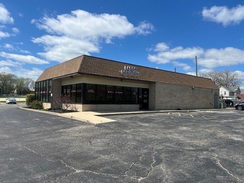 226 S Sheridan Rd, Waukegan, IL à vendre - Photo de l’immeuble – Image 2 sur 11