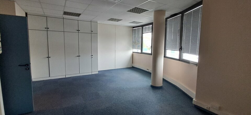 Bureau dans Pau à louer Photo de l’immeuble– Image 1 sur 10