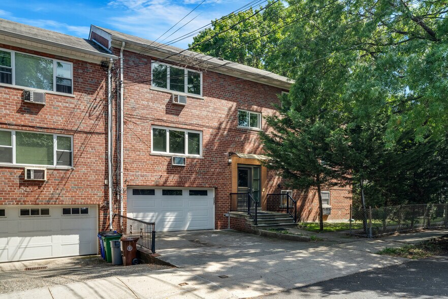 5834 Fieldston Rd, Bronx, NY à vendre - Photo de l’immeuble – Image 2 sur 48