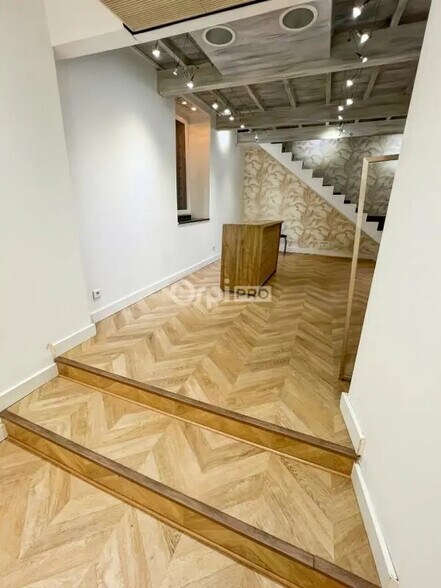 Local commercial dans Marseille à louer - Photo de l’immeuble – Image 3 sur 6