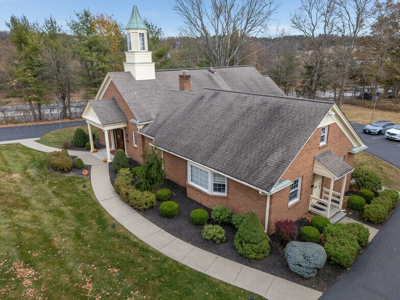 16 Harrison St, Clinton Township, NJ à vendre - Photo de l’immeuble – Image 2 sur 35