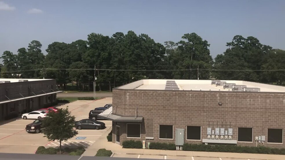 2525 N Frazier St, Conroe, TX à louer - Vidéo sur l’annonce professionnelle – Image 3 sur 18