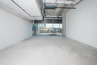 3328 No. 3 Rd, Richmond, BC à louer Photo intérieure– Image 2 sur 5