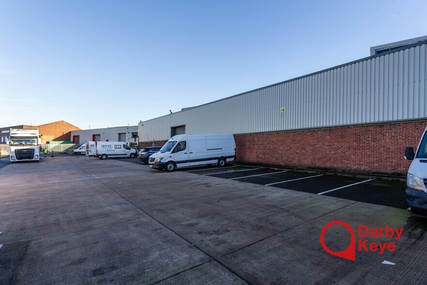 Wharfdale Rd, Birmingham à louer - Photo de l’immeuble – Image 2 sur 9