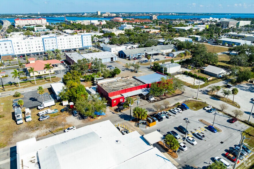 808 8th Avenue Dr W, Bradenton, FL à vendre - Photo de l’immeuble – Image 1 sur 12