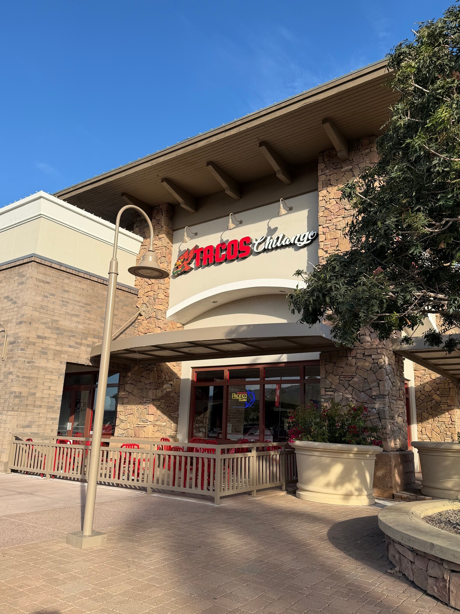 2320 E Baseline Rd, Phoenix, AZ à louer Photo de l’immeuble– Image 1 sur 4