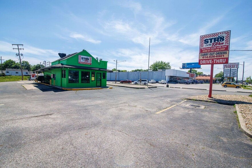 4825 E Main St, Columbus, OH à vendre - Photo de l’immeuble – Image 2 sur 21