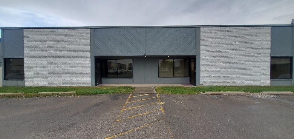 900 N 400 W, North Salt Lake, UT à vendre - Photo de l’immeuble – Image 2 sur 10