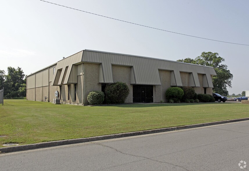 3409 Industrial Dr, North Little Rock, AR à louer - Photo principale – Image 2 sur 7