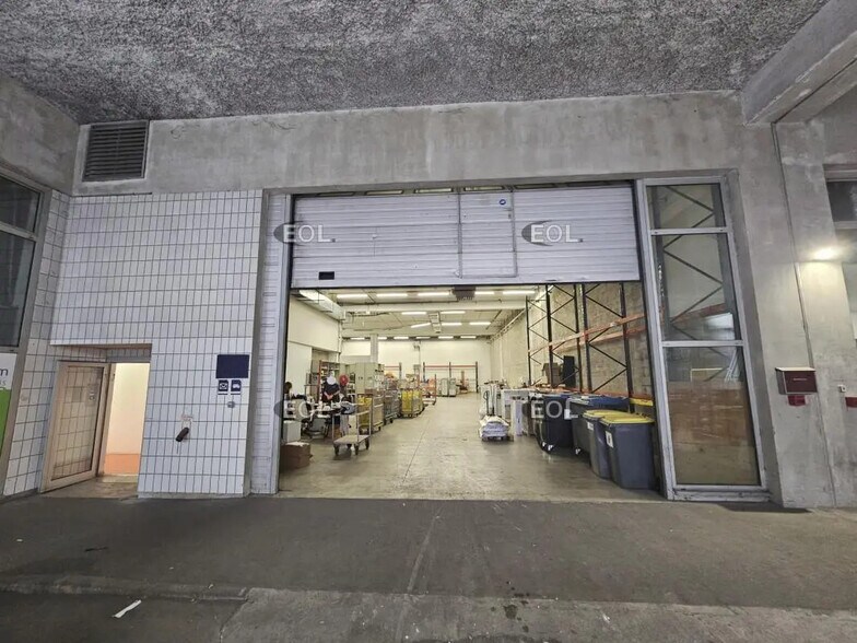 Local d’activités dans Ivry-sur-Seine à louer - Photo de l’immeuble – Image 1 sur 15