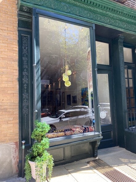 217 E 83rd St, New York, NY à louer - Photo de l’immeuble – Image 2 sur 7