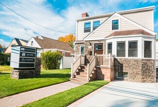 Plus de détails pour 749 Front St, Hempstead, NY - Bureau à vendre