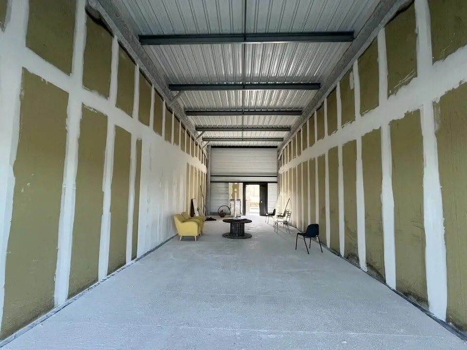 Local commercial dans Saint-Laurent-des-Arbres à louer Photo intérieure– Image 1 sur 4