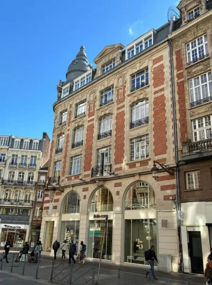19 Rue Des Ponts De Comines, Lille à louer - Photo de l’immeuble – Image 2 sur 5