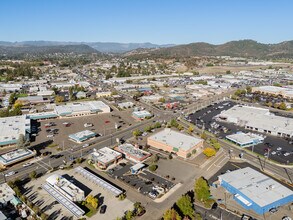 1347 NE Stephens St, Roseburg, OR - VUE AÉRIENNE  vue de carte - Image1