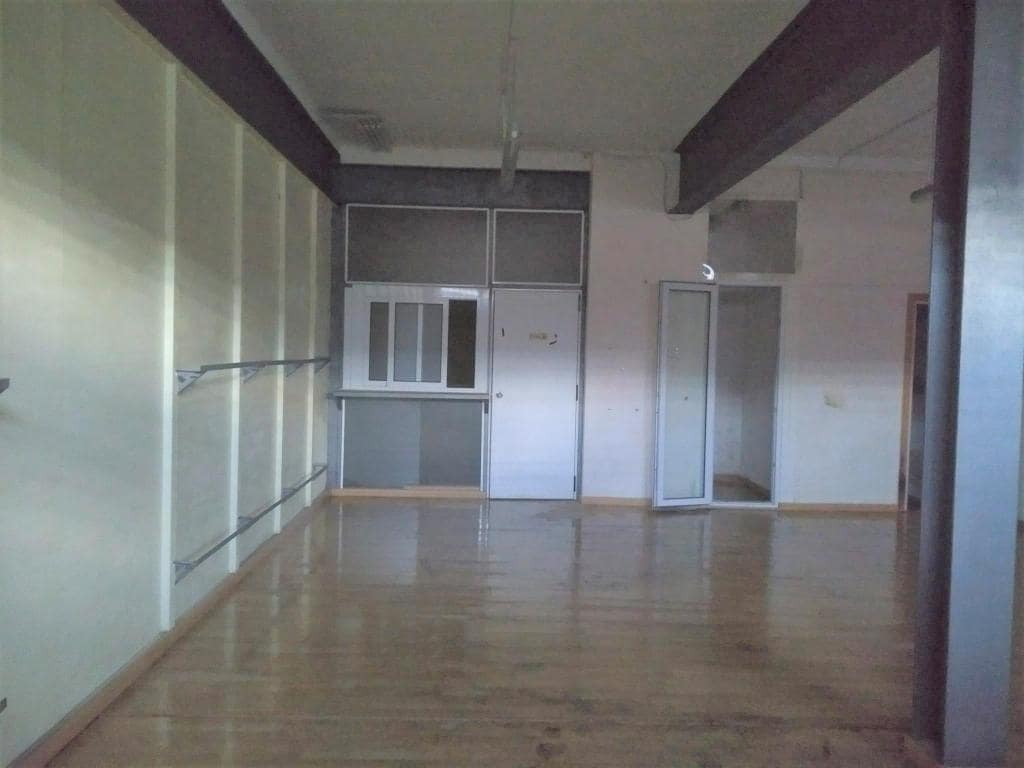 Mollet del Vallès, BAR 08100 - Lot 1 - - Photo intérieure - Image 1 of 9