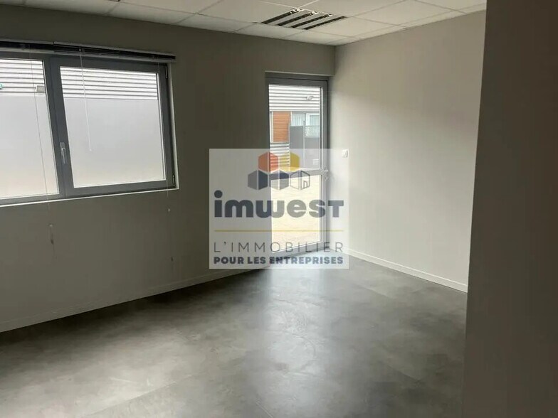 Bureau dans Vern-sur-Seiche à louer - Photo de l’immeuble – Image 3 sur 4
