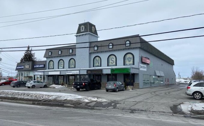 5700 Rue Martineau, Saint-Hyacinthe, QC à vendre Photo principale– Image 1 sur 2