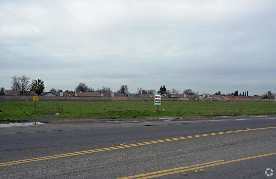 S Madera Ave, Madera, CA à vendre - Photo principale – Image 1 sur 2